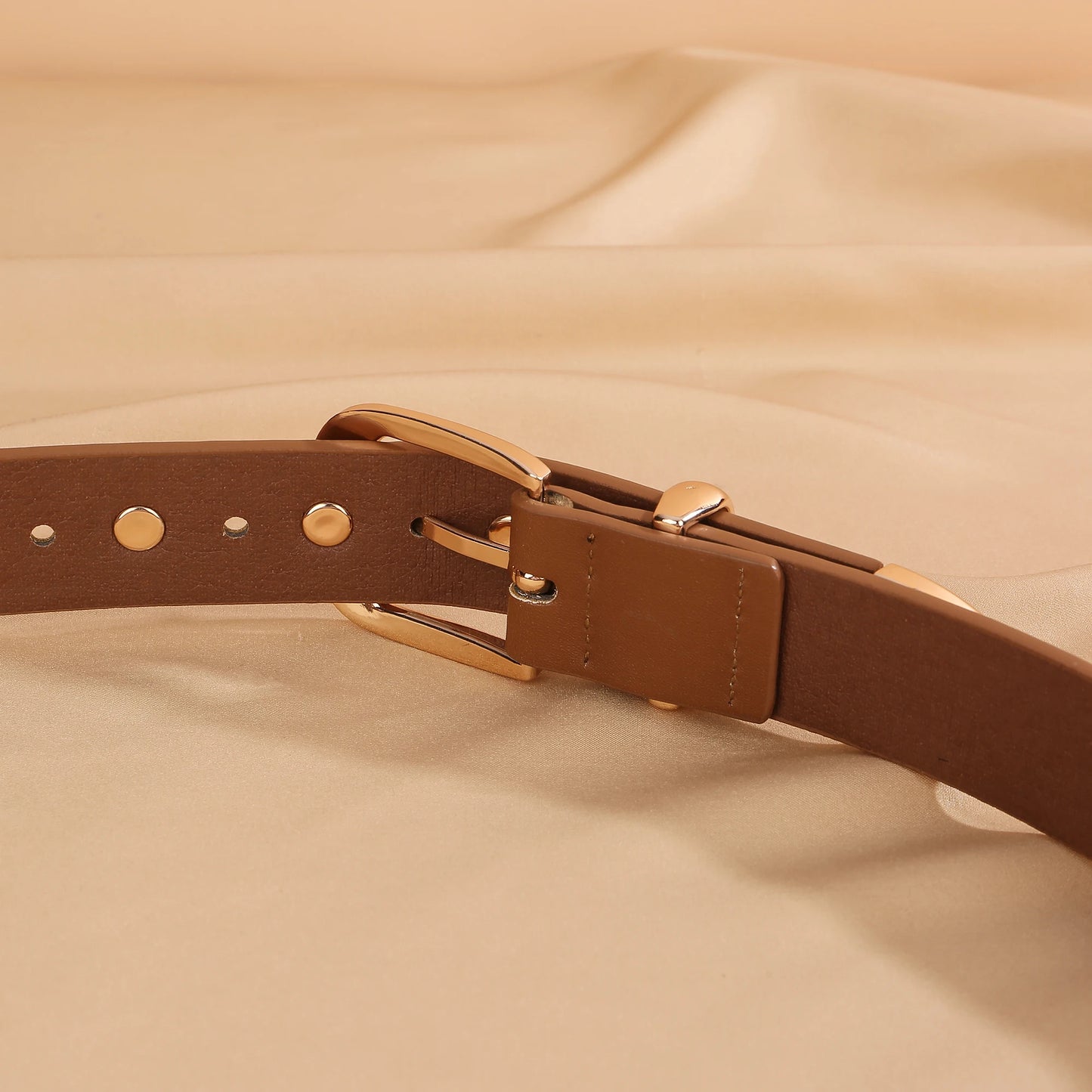 Women's Studded Punk Western Leather Belt – Adjustable Waist for Jeans & Dresses