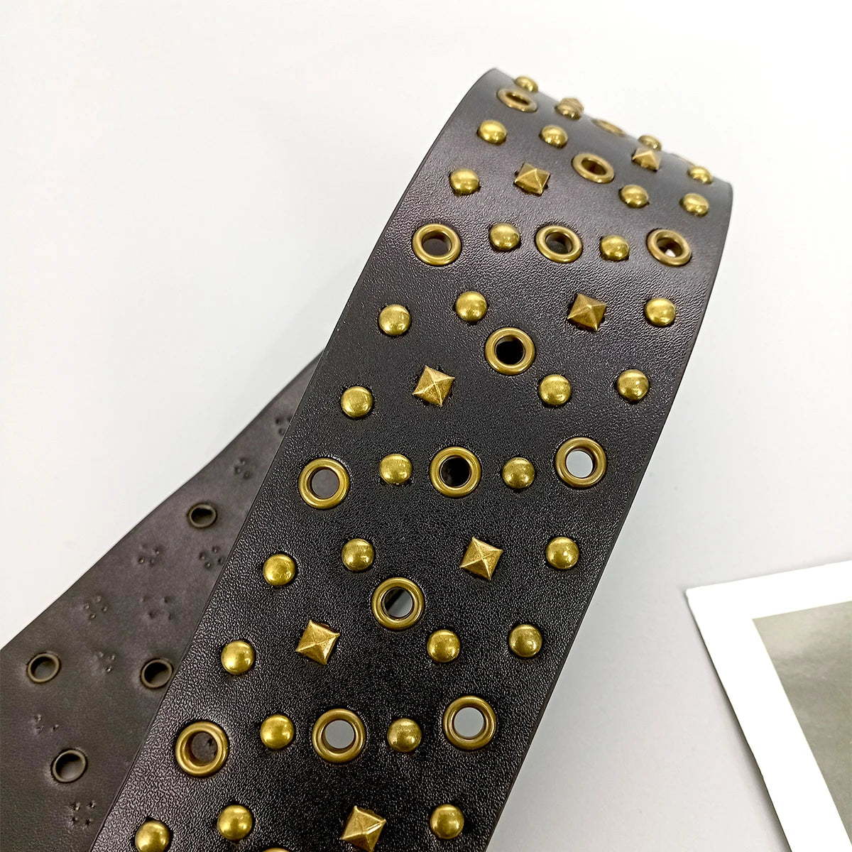 Women's Wide Vintage Studded PU Leather Belt – Y2K Western Style