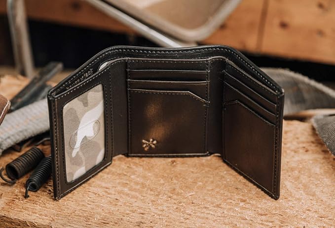 Embossed Deer Trifold Leather Wallet for Men