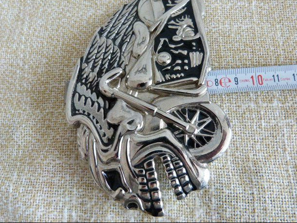 Flying Skull Motorcycle Chopper Belt Buckle - Shiny Chrome Finish