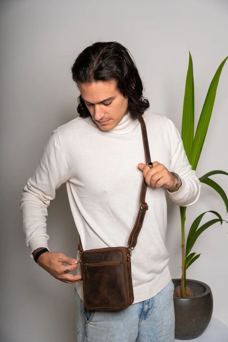 Men's Full Grain Leather Messenger Crossbody Bag